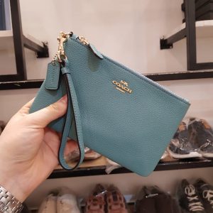Clutch nhỏ xinh cho chị em