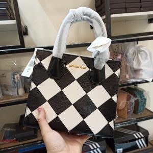 MICHAEL KORS MESSENGER LEATHER